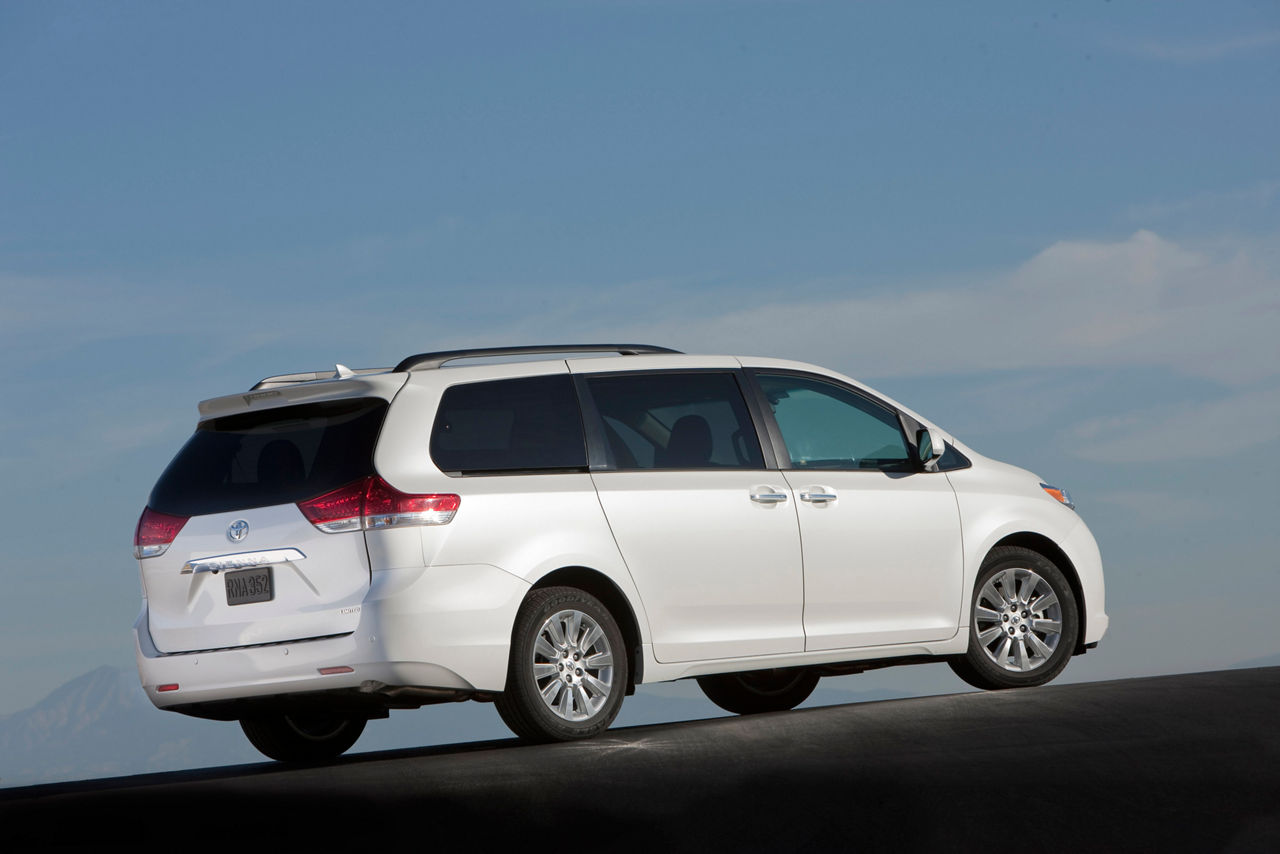 2011 Toyota Sienna LTD 04