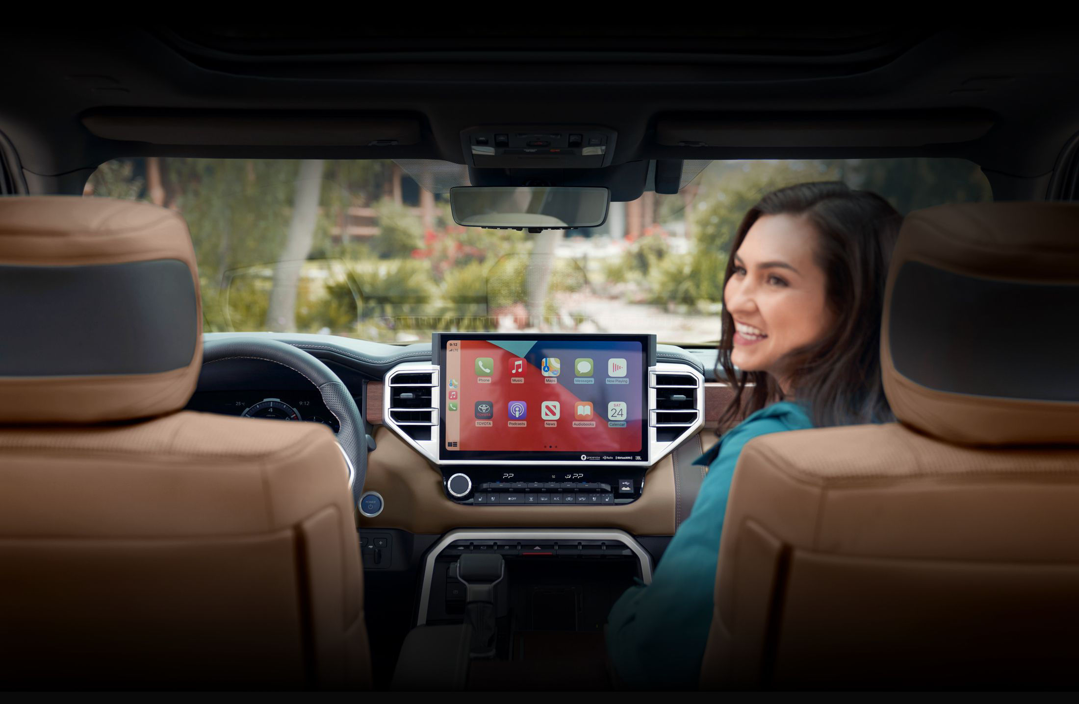 toyota-accessories-comfort-2022-tundra-interior-l