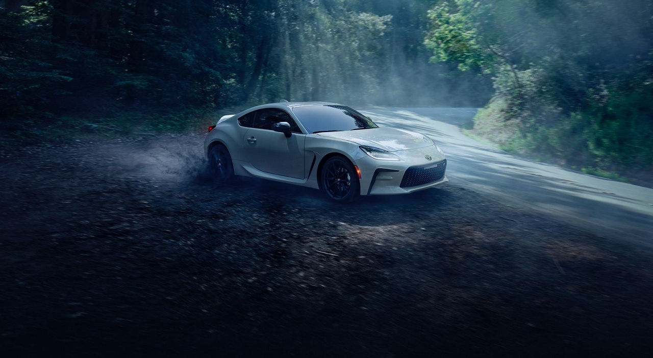 toyota-overview-hero-2022-gr86-premium-halo-p@2x.jpg